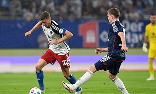 Der Hamburger SV sicherte sich vor heimischer Kulisse gegen Düsseldorf einen späten Heimsieg. - Daniel Bockwoldt/dpa