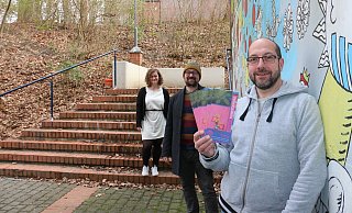 Sarah Opaitz (v. l.), Sascha Kubiak und Jürgen Schwartz freuen sich auf das neue Programm für das Jahr 2021 und die vielen kreativen Ideen, die die Kinder und Jugendlichen wieder mitbringen werden. - Judith Gladow