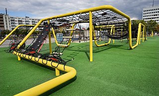Nur die Calisthenics-Anlage auf dem Kesselbrink ist aktuell weiter in Betrieb. Andere Outdoor-Fitnessparks in Bielefeld wurden wieder geschlossen. - Barbara Franke