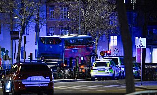 Ein Doppeldeckerbus ist im Zentrum von Stockholm verunglückt. (Archivbild) - Henrik Montgomery/TT News Agency via AP/dpa