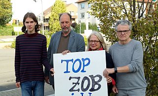 Jonathan Sanke (v. l.), Uwe Hartmeier, Christiane Brune-Wiemer und Rolf Kienemann sind Sprecher der Lübbecker Bürgerinitiative pro ZOB - Michael Grundmeier
