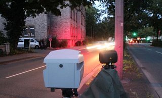 Roter Blitz - das Radargerät am Amtsgericht hat ausgelöst. An diesem Standort wurde die Spitzengeschwindigkeit in der Herforder Innenstadt gemessen. - Jobst Lüdeking
