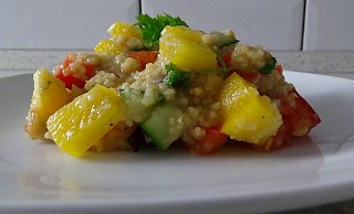 Geeignet für die Grillsaison: Couscous Linsen Salat. - Carina Chmielinski