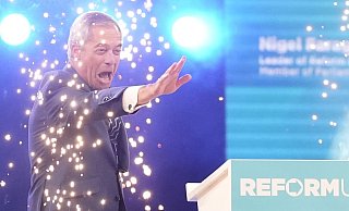 Farage wird von seinen Anhängern gefeiert wie ein Star. - Jacob King/PA Wire/dpa