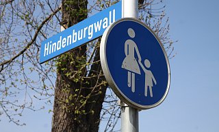 Die Bürger für Höxter (BfH) wollen den Hauptweg am Wall, unter anderem den Hindenburgwall, auch für Radfahrer öffnen. - Hermann Ludwig (Achivbild)