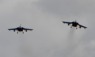 Relativ regelmäßig fliegen Tornados auch über Gütersloh geräuschvoll hinweg. - picture alliance/dpa/Symbolbild