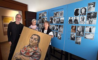 „Rassendiagnose Zigeuner": Christoph Laue, Gisela Küster und Ute Pahmeyer vom Kuratorium in der Ausstellungseröffnung. - Frank-Michael Kiel-Steinkamp