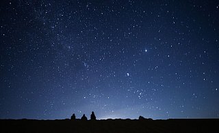 Dunkle Standorte fernab von Lichtverschmutzung sind ideal für Astrofotografie mit dem Smartphone. - Sayed Hassan/dpa/dpa-tmn