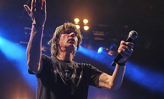 Mickie Krause trifft am späten Abend das passende Niveau und verbreitet echte Mallorca-Stimmung. - THORSTEN ULONSKA