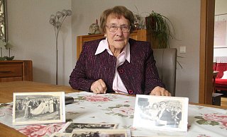 Vor 70 Jahren war Marianne Hoppe Schützenkönigin und schwelgt gern in den Erinnerungen. - Burkhard Battran