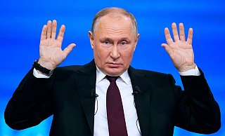Der russische Präsident Wladimir Putin sieht für seinen Krieg gegen die Ukraine alle bisherigen Ziele weiter in Kraft. - Alexander Zemlianichenko/Pool AP/dpa