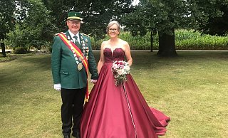 Otto und Andrea Klabes regieren die Bentfelder Schützen. - Nikola Becker