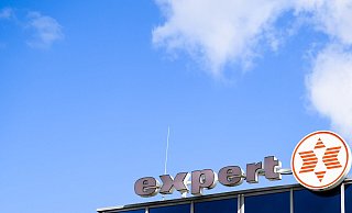Expert betreibt 65 eigene Fachmärkte. Als zweitgrößter Elektronikhändler setzt das Unternehmen auch verstärkt auf Onlinehandel. - Julian Stratenschulte/dpa