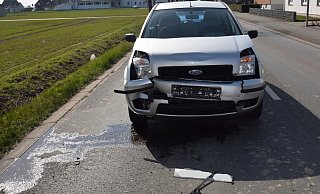 Die Fahrerin des Ford fuhr auf den vor ihr wartenden Audi auf. - Kreispolizeibehörde Herford