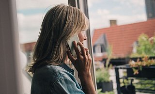 Kriminelle Anrufer üben am Telefon oft Druck aus, um an sensible Daten zu gelangen. Der beste Schutz: einfach auflegen. - Zacharie Scheurer/dpa-tmn