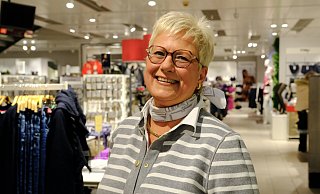 Sabine Kolck-Pothe, Filialleiterin im Modehaus Böckmann, begeistert sich für Mode, Menschen und die Stadt Lübbecke, die ihre Heimat ist. - Heike von Schulz