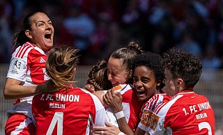 Historischer Union-Tag: Die Frauen steigen erstmals in die Bundesliga auf. - Soeren Stache/dpa