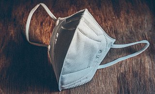 Ein Ruhestörer aus Bad Oeynhausen hat Polizisten beleidigt, getreten, geschlagen, bespuckt und dann versucht, seine FFP2-Maske aufzuessen. - Pixabay