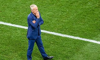 Frankreichs Nationaltrainer Didier Deschamps steht nach dem EM-Aus in der Kritik. - Foto: Daniel Mihailescu/Pool AFP/dpa