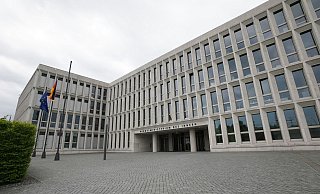 Im Bundesinnenministerium trifft man sich hinter verschlossenen Türen. (Archivbild) - Jörg Carstensen/dpa
