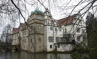 Sie gilt als Wahrzeichen der Stadt, öffentliche Werbung aber soll es für die Ulenburg vorerst nicht geben. - Dirk Windmöller