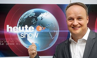 Oliver Welke ist mit der heute-show auch freitags zu später Stunde erfolgreich. - FOTO: DPA