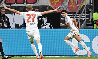 War der Matchwinner in Frankfurt: Bayerns Luis Díaz (r). - Arne Dedert/dpa