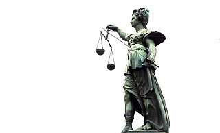 Ein Kunde rettete dem Angegriffenen das Leben.   - Pixabay / Symbolfoto