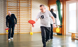 Reha-Sport im MZG Bad Lippspringe. Auch hier wird in Coronazeiten auf den nötigen Abstand geachtet. - Besim Mazhiqi/MZG