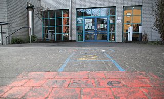 Im Bereich der Grundschule Bünde-Mitte soll ein Autofahrer ein zehnjähriges Mädchen angesprochen haben. Das hat die Polizei jetzt bestätigt. - Florian Weyand