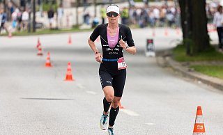 Anne Reischmann ging in der 13. Schwangerschaftswoche auf Hawaii an den Start. - Georg Wendt/dpa