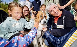 Hündin Laika begleitet in Bielefeld vor allem Kinder durch ihre Trauer. Auf dem Gnadenhof Sentana erleben sie, dass sie mit ihrem Schicksal nicht alleine sind. - Peter Unger