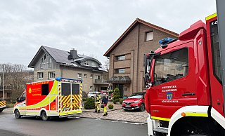 Aufgrund eines medizinischen Notfalls einer Bewohnerin brannte in einem Mehrfamilienhaus Essen auf dem Herd an. - Ralph Meyer