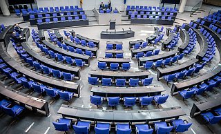 Mit der neuen Reform soll der auf 736 Abgeordnete angewachsene deutsche Bundestag ab der nächsten Wahl dauerhaft auf 630 Mandate verkleinert werden. - Michael Kappeler/dpa