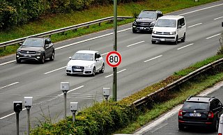 Der Blitzer am Johannistal hat jetzt nachgezogen. Seit Dienstag blitzt er tags und nachts ab 80 km/h. - Jens Reichenbach