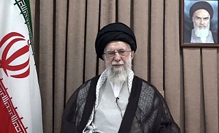 Irans Revolutionsführer Ayatollah Ali Chamenei - -/Office of the Iranian Supreme Leader via AP/dpa Irans Revolutionsführer Ayatollah Ali Chamenei - -/Office of the Iranian Supreme Leader via AP/dpa