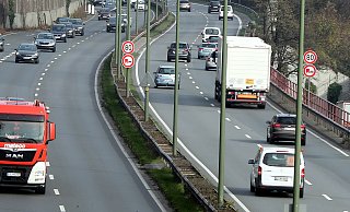 Auf dem städtischen Abschnitt gilt bereits seit mehr als einem Jahr rund um die Uhr Tempo 80. Der Landesbetrieb Straßen NRW sträubt sich seither, die Anordnung der Stadt umzusetzen. - Wolfgang Rudolf