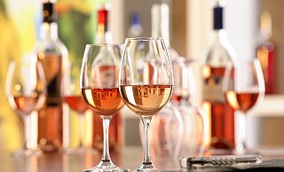 Wein-Liebhaber sollen ebenso auf ihre Kosten kommen wie die Gäste, die Biere aus der Region bevorzugen. - Privat