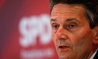 Rolf Mützenich spricht im Interview über den Stand der Sondierungsgespräche und was anschließend folgt. - Michele Tantussi/Reuters
