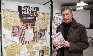 Forscher und Autor: Jochen Schlüer, Enkel eines während der NS-Zeit verfolgten Zeugen Jehovas, in der Ausstellung im Zellentrakt. Er steuerte viele Informationen zur Regionalgeschichte bei. - Ralf Bittner