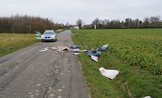 "Wer erkennt die entsorgten Polster?", fragt die Polizei. - Kreispolizeibehörde Herford