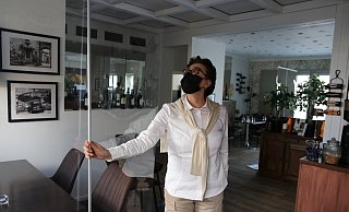 Angela Rossi vom Amici in Herford ist verunsichert. Die Gastronomen mussten als erste schließen und dürfen seitdem nicht mehr öffnen. Wie es weiter geht, weiß niemand. - Susanne Barth