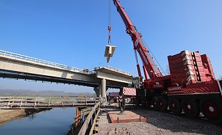Stück für Stück wurde die Werre-Brücke auf der A30 zwischen den Anschlussstellen Löhne und Kirchlengern im Frühjahr 2017 zerschnitten. Archivfoto: Susanne Barth - Susanne Barth