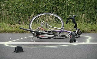 Das Fahrrad am Unfallort. - Nord-West-Media TV & Nachrichten GmbH im Auftrag für Heinz-Jürgen Reiss (Standort Belm NDS)