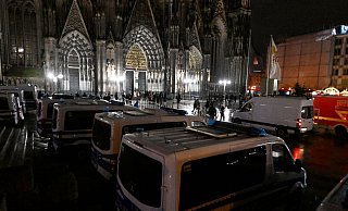 Nach Hinweisen auf mögliche Anschlagspläne wurden die Sicherheitsmaßnahmen am Kölner Dom erhöht. - Roberto Pfeil/dpa
