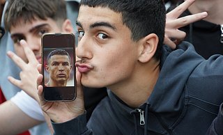 Cristiano Ronaldo residierte im Sommer mit der portugiesischen Nationalmannschaft in der Klosterpforte in Harsewinkel – der Hype war enorm. - Christian Geisler
