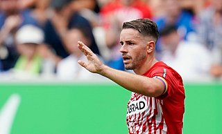 Christian Günter hat sich erneut den Unterarm angebrochen. - Uwe Anspach/dpa