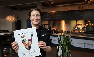 Julia Janke, Chefin des Spree-Engels, hat ein Kochbuch auf den Markt gebracht. - Nicole Sielermann