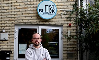 Mitja Frentrup gehört dem Vorstand des Kulturhauses Ostblock an. Er beklagt, dass das Sozialdezernat das Gespräch mit dem Verein nicht gesucht hat. - Achim Borchers