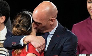 Spaniens früherer Fußball-Verbandspräsident Luis Rubiales ist mit seinem Einspruch gegen die dreijährige Sperre gescheitert. - Alessandra Tarantino/AP/dpa